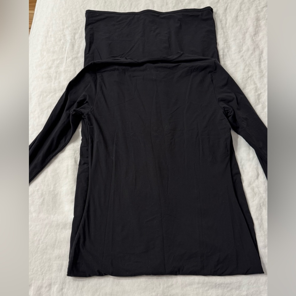 SKIMS maxi dress
Fits Everybody Crew Neck
Long Sleeve Dress - Picture 7 of 8